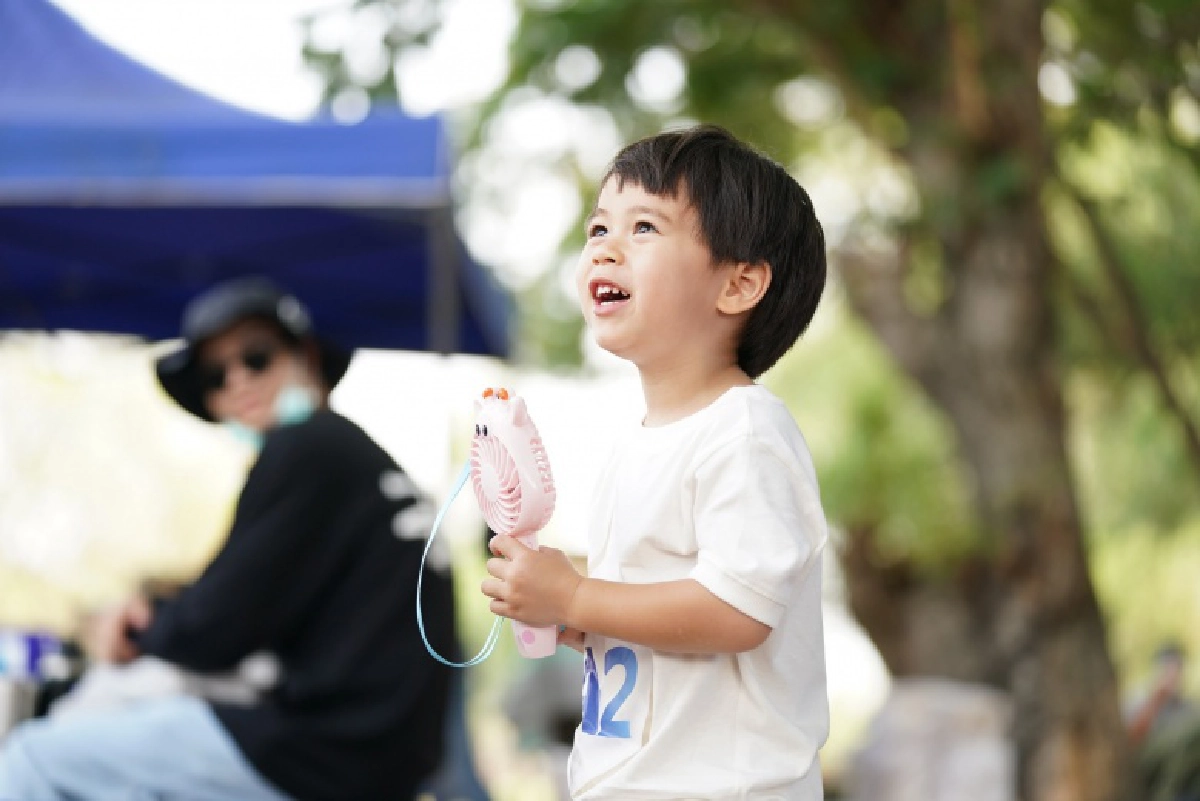 เก่งใช่ย่อย "สายฟ้า-พายุ" อวดเบื้องหลังในชุดมาสคอตหยดนม งานนี้ "แม่ชม" สุดแฮปปี้