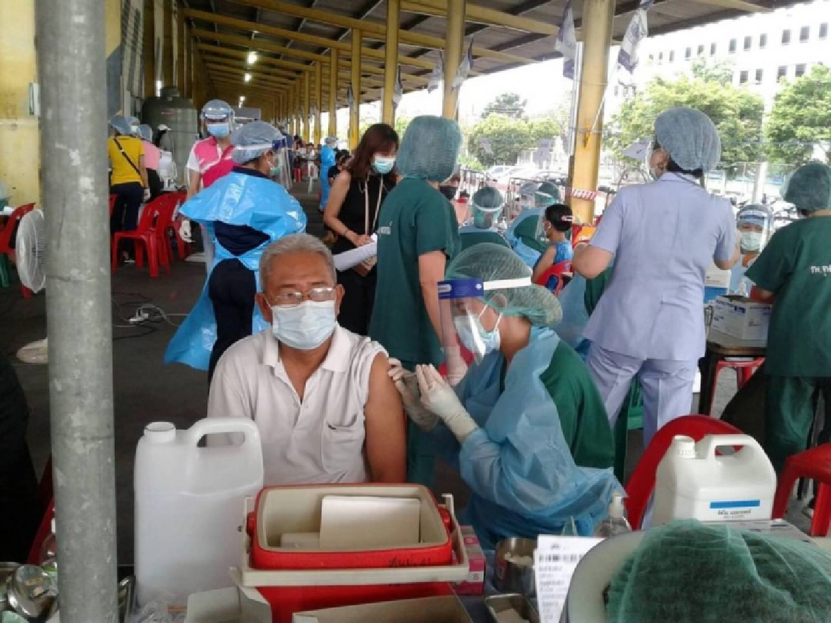 'กทม.' เร่งควบคุมป้องกันการแพร่ระบาด 27 คลัสเตอร์ 17 เขตพื้นที่
