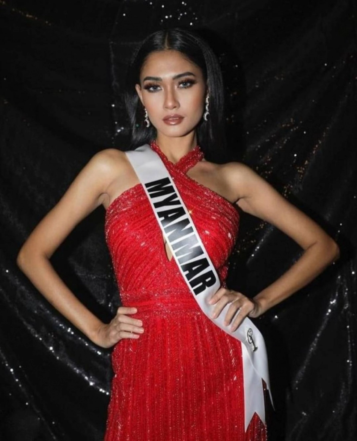 เลือดนักสู้ตัวจริง "Thuzar Wint Lwin" มิสยูนิเวิร์สพม่า 2020  กระเป๋าหายแต่ยังปัง