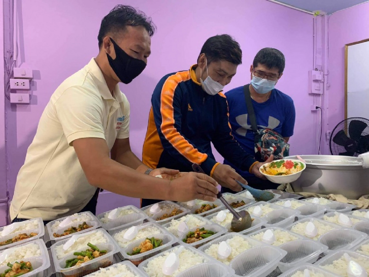  เขาทราย นำ "ชมรมวีรบุรุษแชมป์โลกไทย"ประเดิมภารกิจหนุนรพ.สนาม