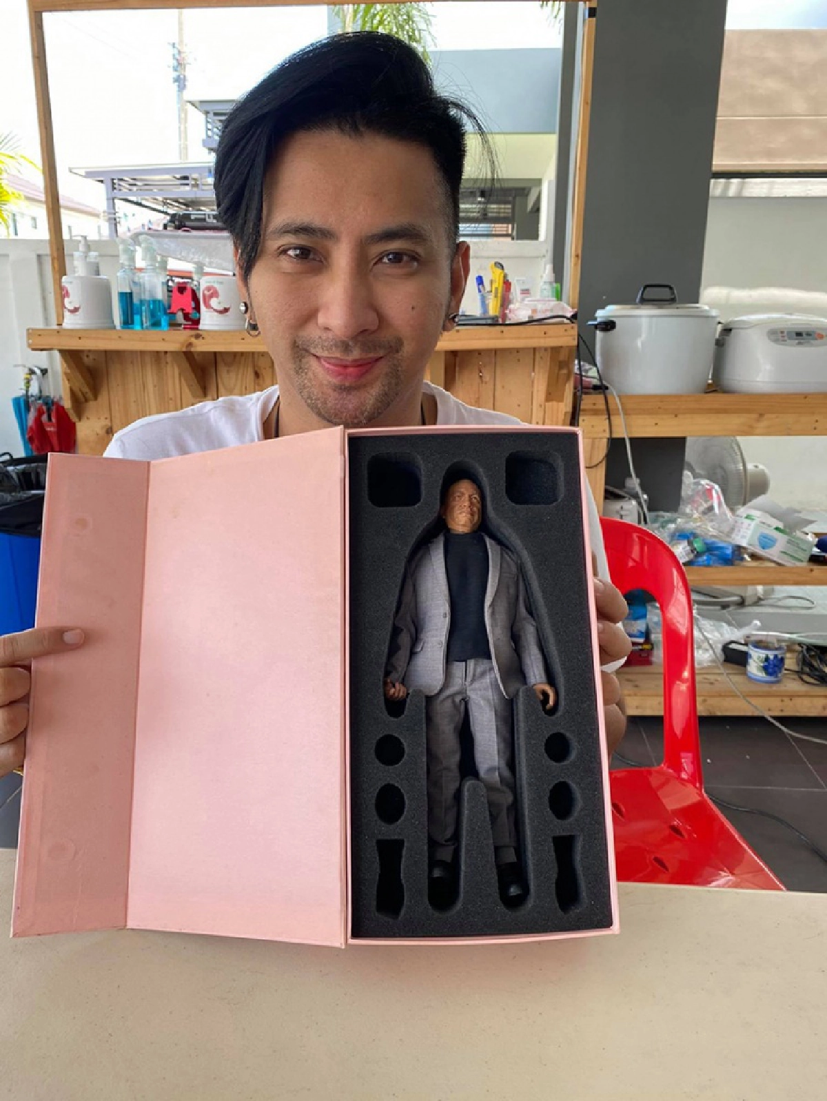  หุ่นน้าค่อม ถึงมือ บอล เชิญยิ้ม คนปั้นหุ่นเปิดใจเล่าความจริงของเรื่องนี้ 