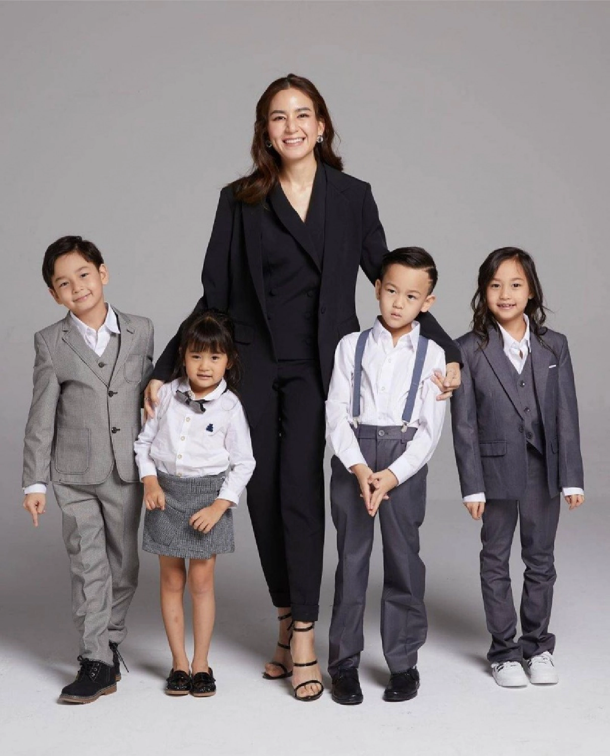 เคลียร์ดราม่า "พลอย ชิดจันทร์" ปม ให้ลูกทำงานแลกเงิน
