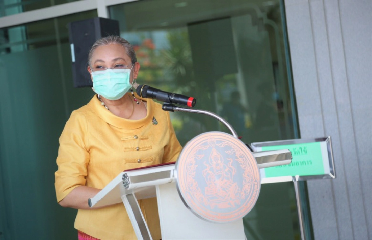 น้ำใจคนไทย-ไม่ทิ้งกัน บริจาคมาที่ กระทรวงการพัฒนาสังคมฯ ส่งต่อโรงพยาบาลสนาม