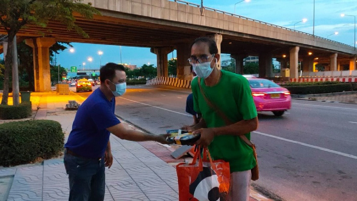 'สงกรานต์' นำทีม"กล้าเติมอิ่ม"ดูแลประชาชนในพื้นที่ที่ได้รับผลกระทบจากโควิด-19 อย่างต่อเนื่อง
