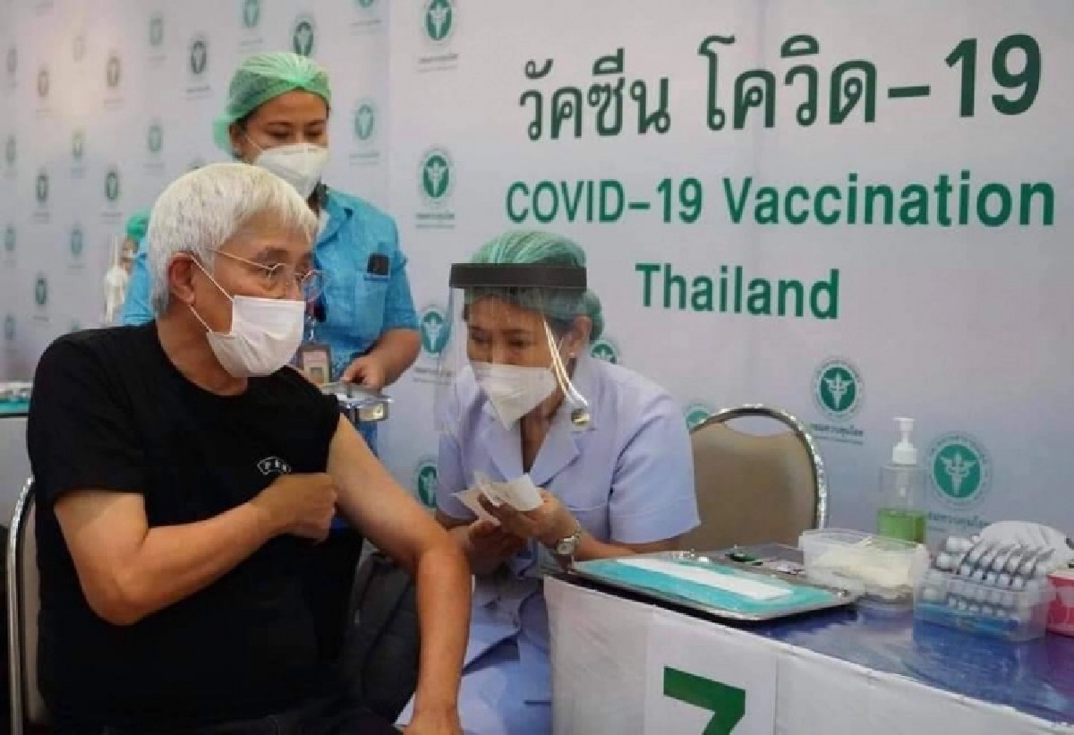 "ตู่ นพพล" ฉีดวัคซีนป้องกันโควิด พร้อมทิ้งประโยคเด็ด เห็นแล้วมีสะดุ้ง