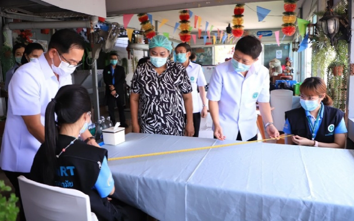 อธิบดีกรมอนามัย แจงนั่งกินในร้าน 25% ลดแออัด ย้ำร้านอาหารคุมเข้ม 4 มาตรการป้องกันโควิด