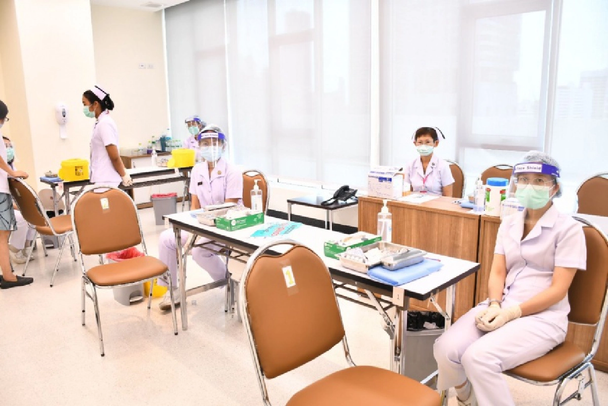 สธ. เปิดศูนย์ฉีดวัคซีนโควิดสถาบันการแพทย์บางรัก รองรับได้วันละ 180 คน