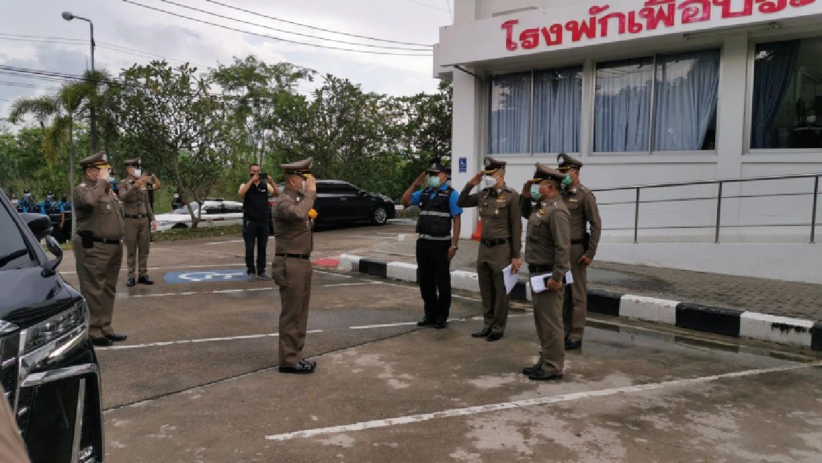 'บิ๊กใหม่' ประชุมสรุปคดี 'ชาวจีนข้ามชาติ' รัวปืนกลสั้นใส่ตำรวจเจ็บหลังเข้าค้นคฤหาสน์หรู (มีคลิป)