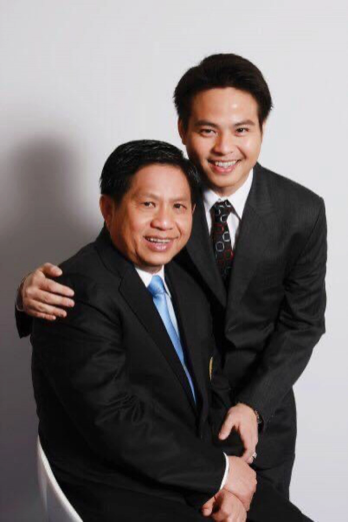 วัคซีนหาย คนการเมืองอ่างทอง