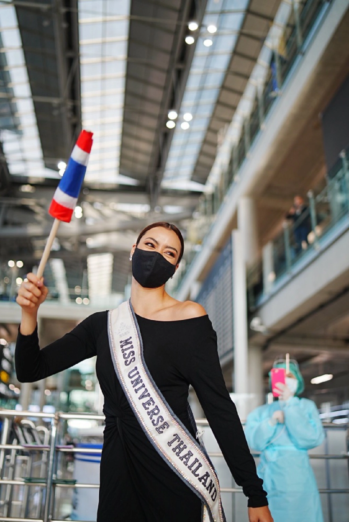 ชมภาพชุด "อแมนด้า" ในลุคสวยสง่าต้อนรับกลับบ้าน