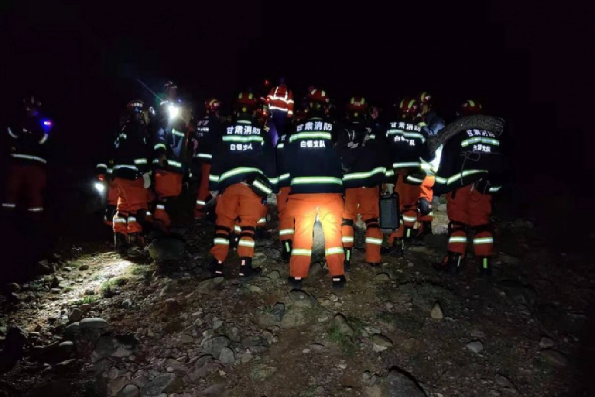 นักวิ่งมาราธอนใน "กานซู่" เจอฝนเยือกแข็ง พายุกระหน่ำ ดับ 20 สูญหายอีก1 