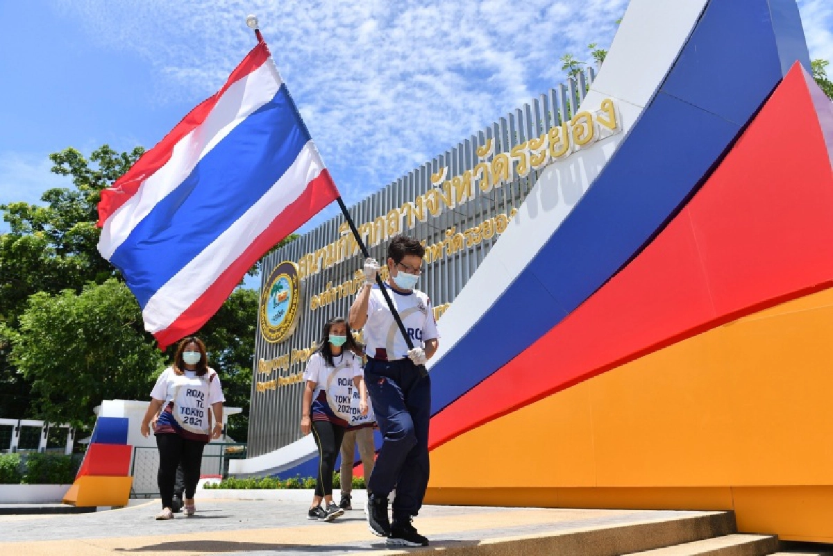 วิ่งธงชาติไทยจังหวัดระยองภาครัฐอนุโลมประชาชนร่วมภารกิจ 