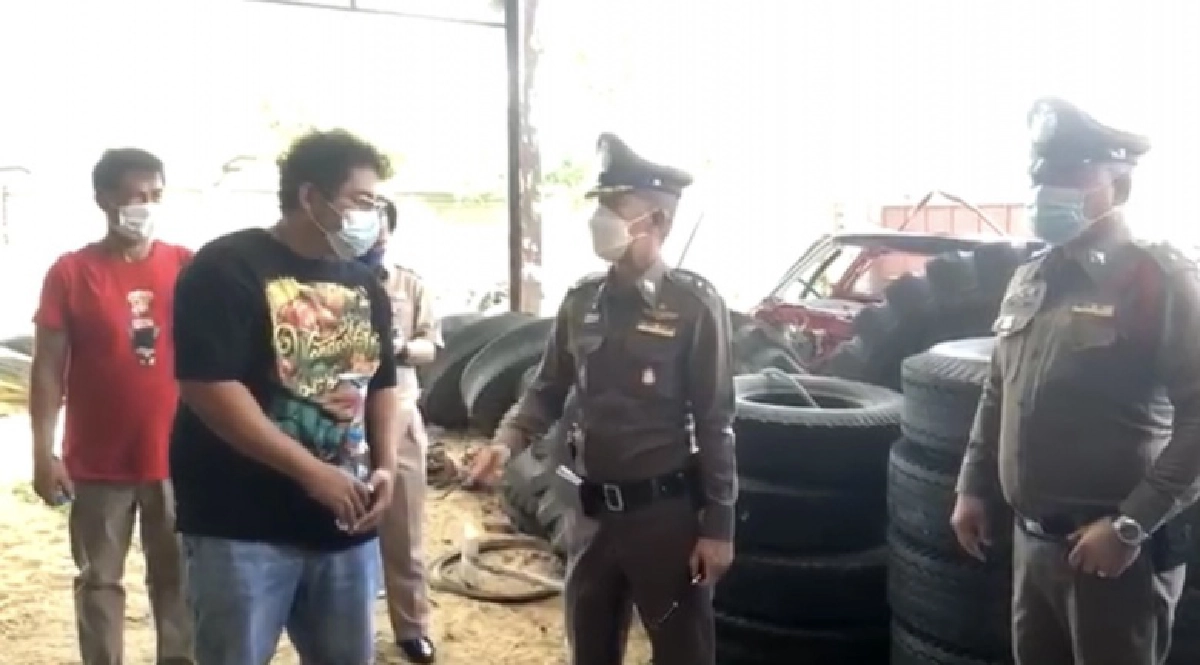 ระทึก..เพลิงไหม้โกดังเก็บยางรถยนต์ (ชมคลิป)