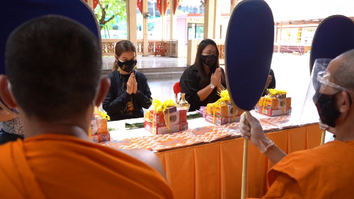 ดราม่าหน้าเมรุ เผาสาวก่อสร้าง ติดโควิด-19 หลวงพี่น้ำฝน ระดมเจ้าหน้าที่วัดไผ่ล้อมช่วยเผา โดดเดี่ยว (มีคลิป)