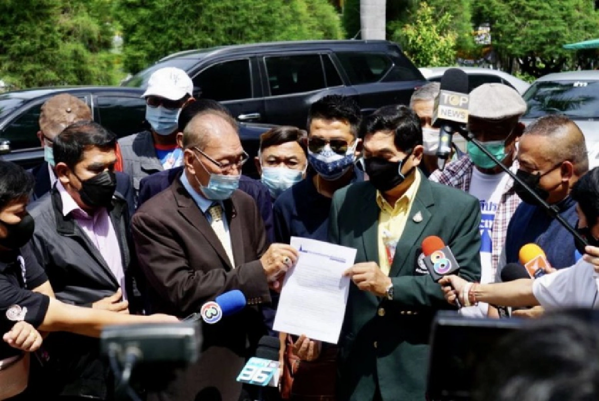 'กลุ่มไทยไม่ทน' บุกทำเนียบฯไล่'ประยุทธ์'อยู่มาได้ไงเข้าปีที่ 8 แล้ว