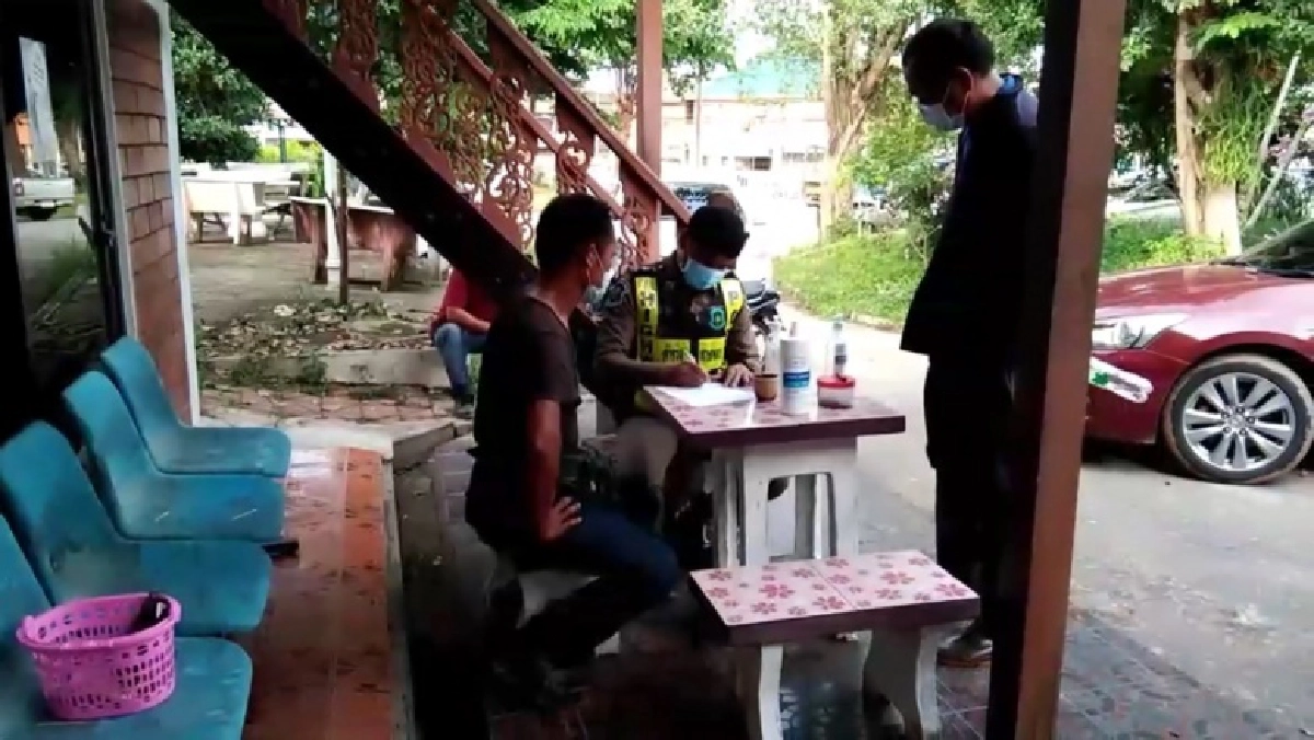 รถพ่วงบรรทุกสิ่งของขวางข้ามเลน ล่าสุดถูกเรียกตัวมาสอบแล้ว