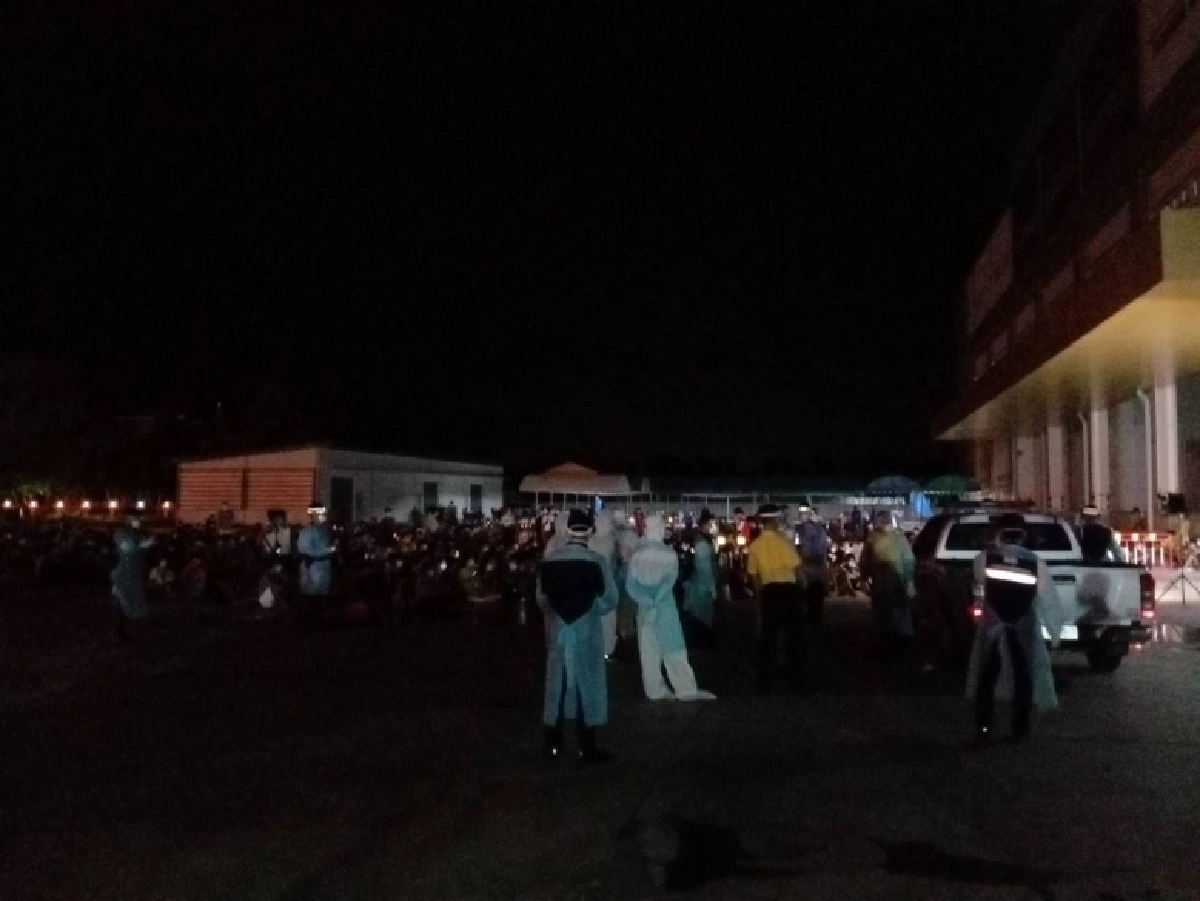 ผู้ป่วยโควิด-19  เขาย้อย เพชรบุรี  พยายามหลบหนี รพ.สนาม  