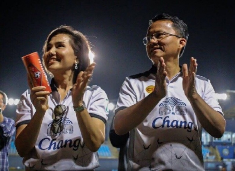 พ้นพงหนาม "เจ๊เป้า" สามมิตร นายหญิงค้างคาวไฟ