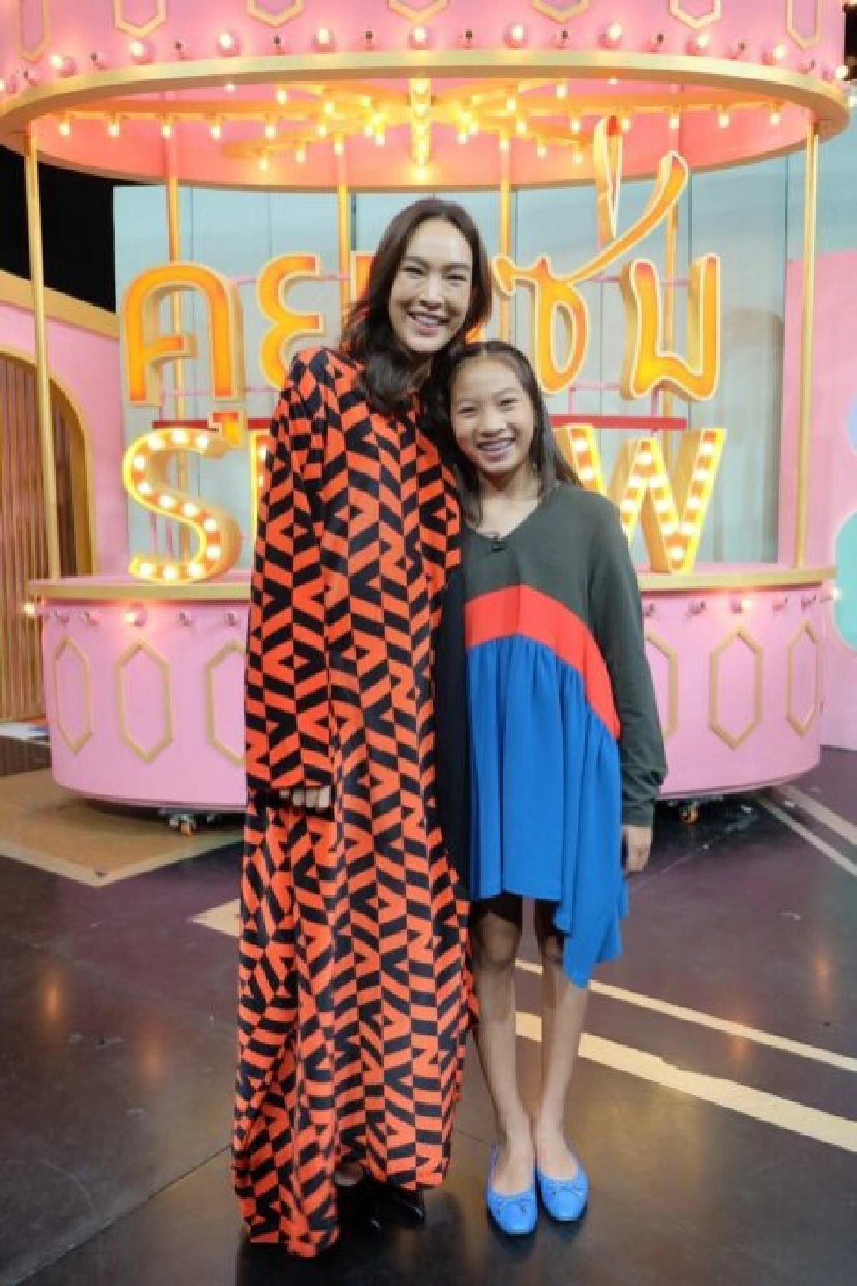  "ตุ๊ก ชนกวนันท์" เลี้ยงลูกไม่ให้ใช้มือถือ ไม่ให้ดูทีวี โดนแซะ เวอร์ไป