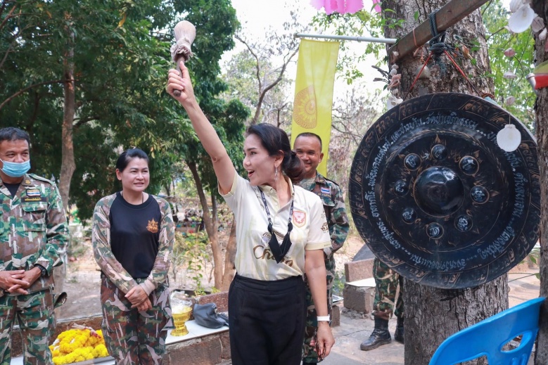 พ้นพงหนาม "เจ๊เป้า" สามมิตร นายหญิงค้างคาวไฟ