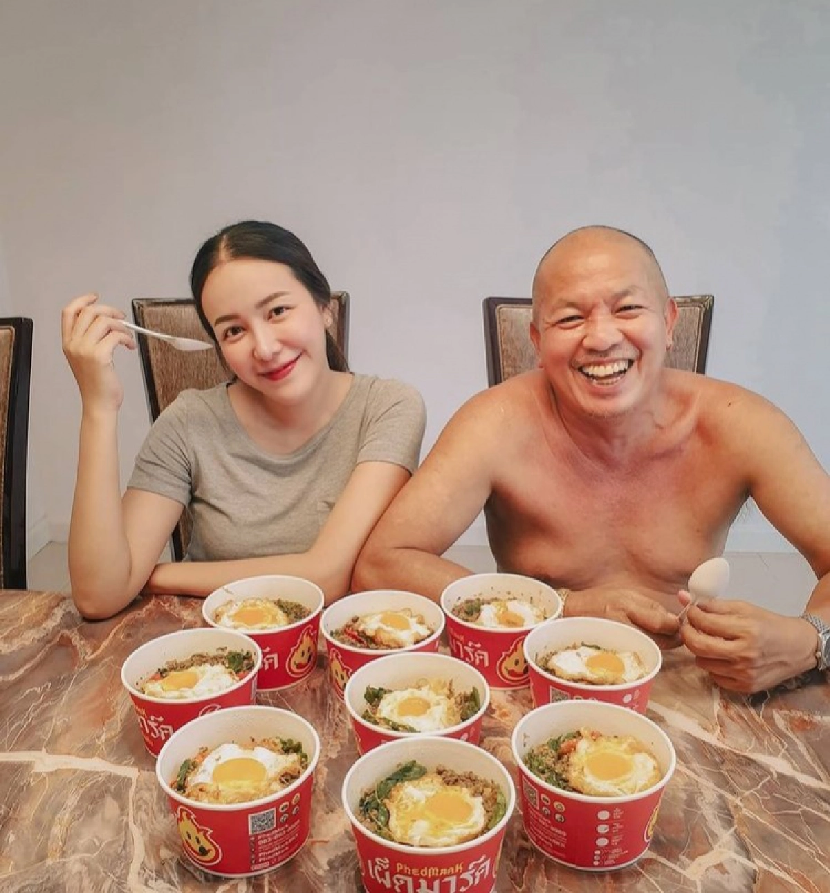 "ไอซ์ –แม่เอ๋" โพสต์ข้อความสุดซึ้ง คิดถึง "ค่อม ชวนชื่น" ครบรอบ 1 เดือนที่จากไป