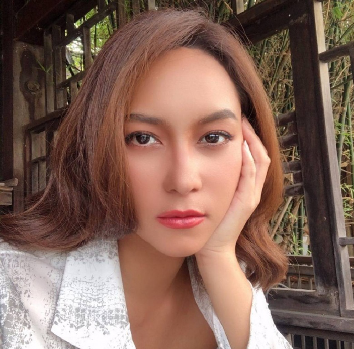 \"บี น้ำทิพย์\" โพสต์แบบนี้ ความรักยังดีอยู่ไหม