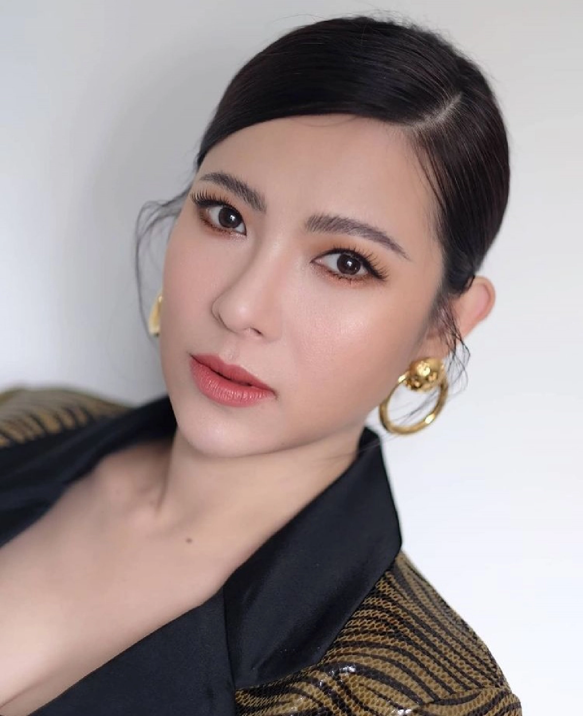 "ต้นหอม ศกุนตลา" โพสต์ถาม ไม่มีจะกินสำคัญกว่าชุดนักเรียน ช่วยเห็นใจผู้ปกครองด้วย