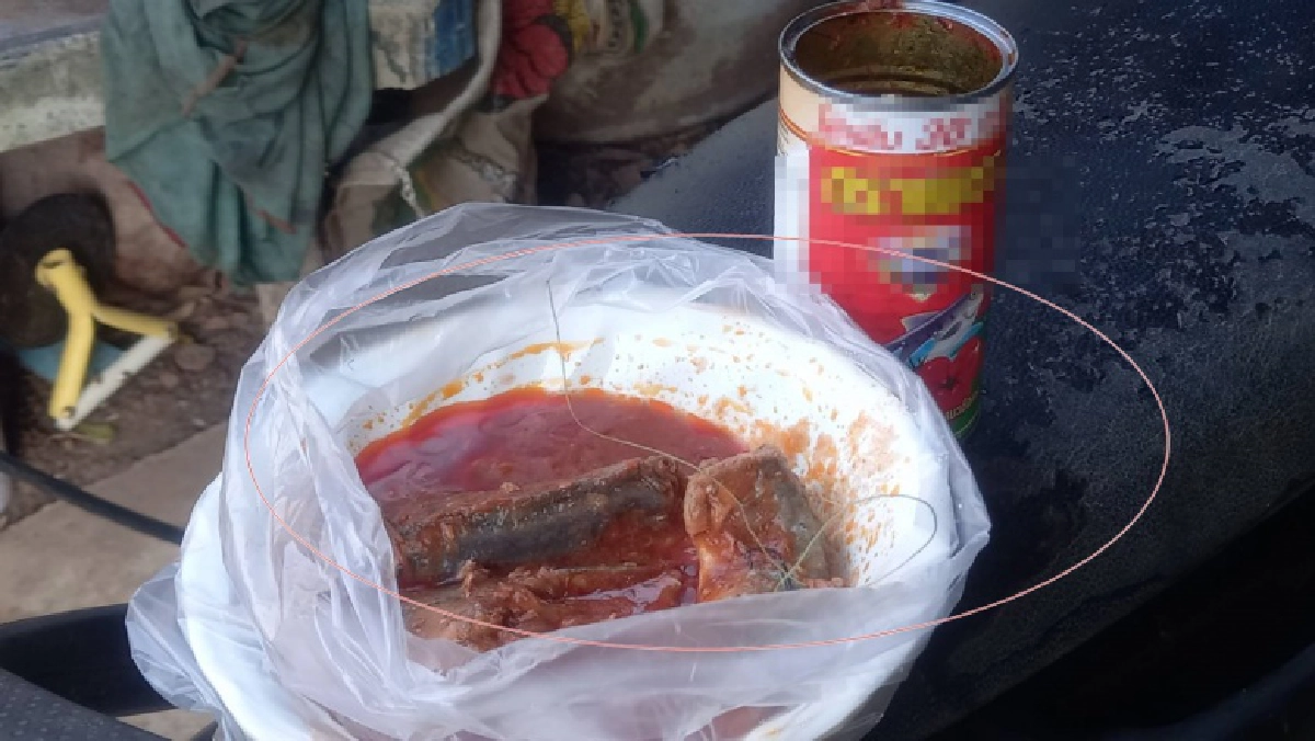 สาวผงะเปิดปลากระป๋องยี่ห้อดังหวังเป็นกับข้าวเย็นให้สามี ถึงกับต้องตกใจเทปลากระป๋องทิ้งทันที  