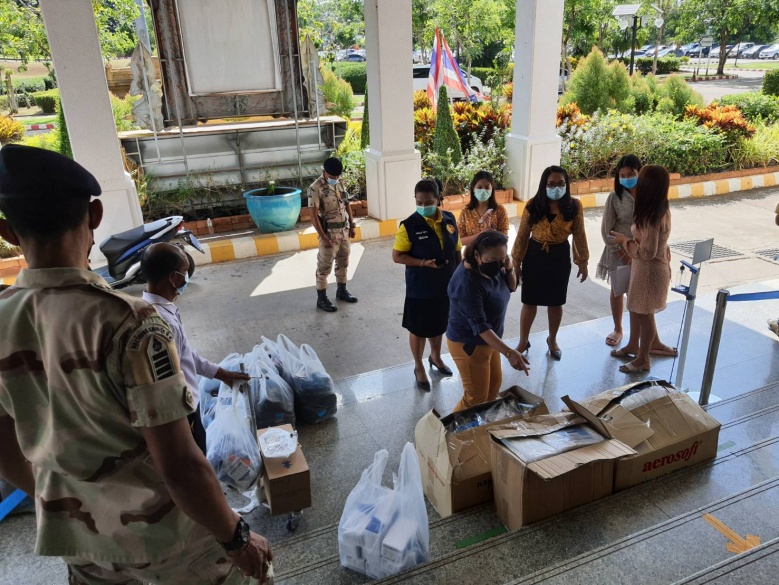 "ส.ว.ไพฑูรย์  หลิมวัฒนา" มอบอุปกรณ์ทางการแพทย์ เพื่อส่งต่อให้เจ้าหน้าที่.ในการปฏิบัติงาน