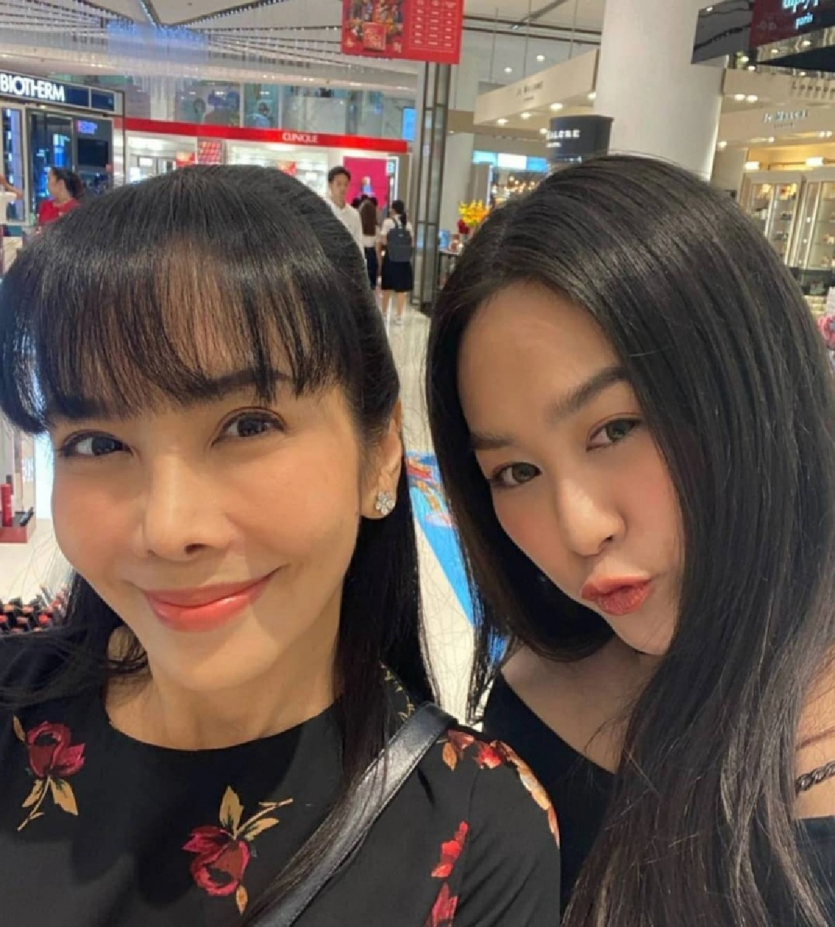 "ตั๊ก มยุรา" ห่วงลูกสาวบุญธรรม ตามคอมเมนต์ให้กำลังใจหลังเลิกอดีตสามีไม่ดี  