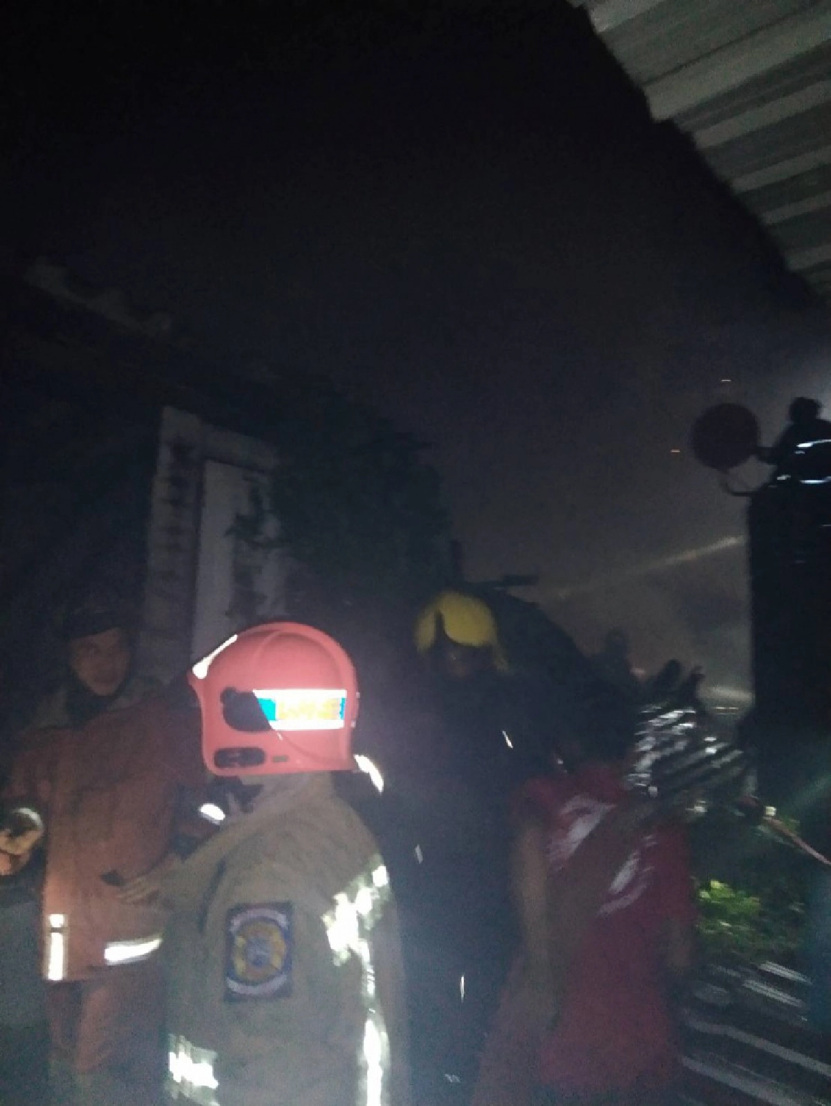 ด่วน ..ไฟไหม้ชุมชนรัชดา 36 ดับ 3 ราย