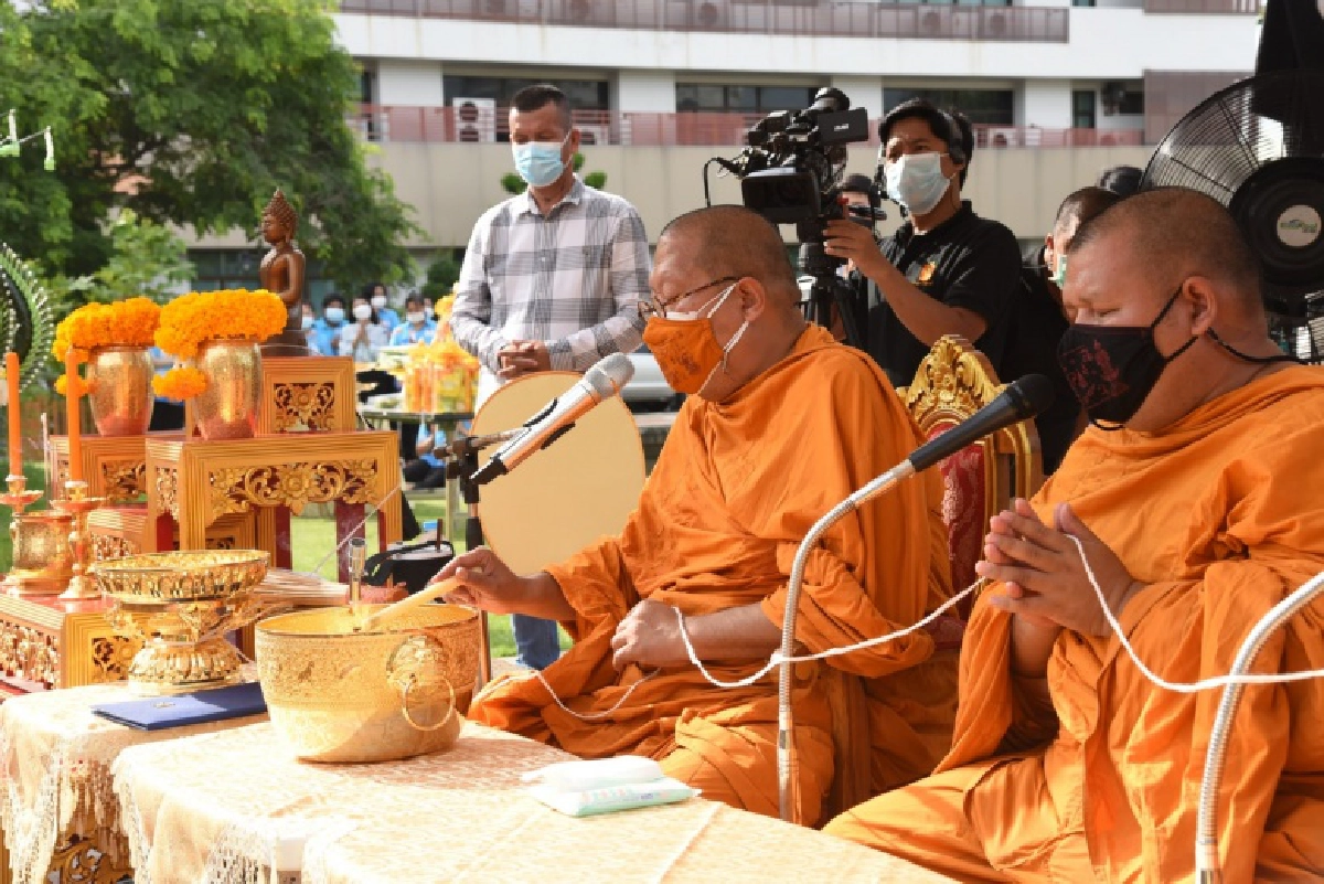 กรมการข้าว มอบโชค เป็นขวัญกำลังใจ ผู้เข้าร่วมงานวันข้าวและชาวนาฯ 