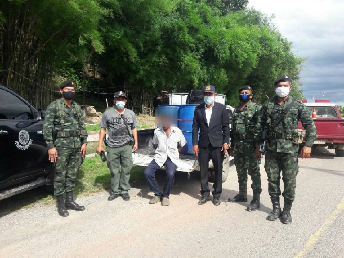 รวบหนุ่มใหญ่ ขับกระบะขนแรงงานเถื่อน ยัดในถังน้ำ-ถังน้ำมัน11คน