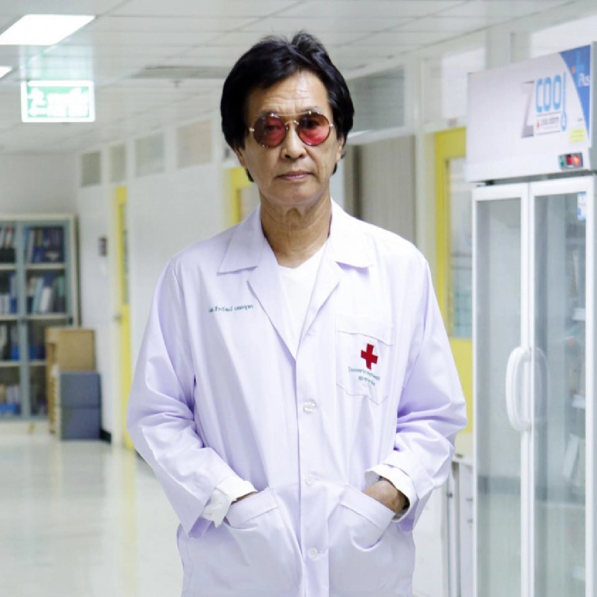 "หมอธีระวัฒน์" เตือน อย่าชะล่าใจ ยอดโควิดที่ลดลง ตัวเลขจริงสูงกว่าที่เห็น 