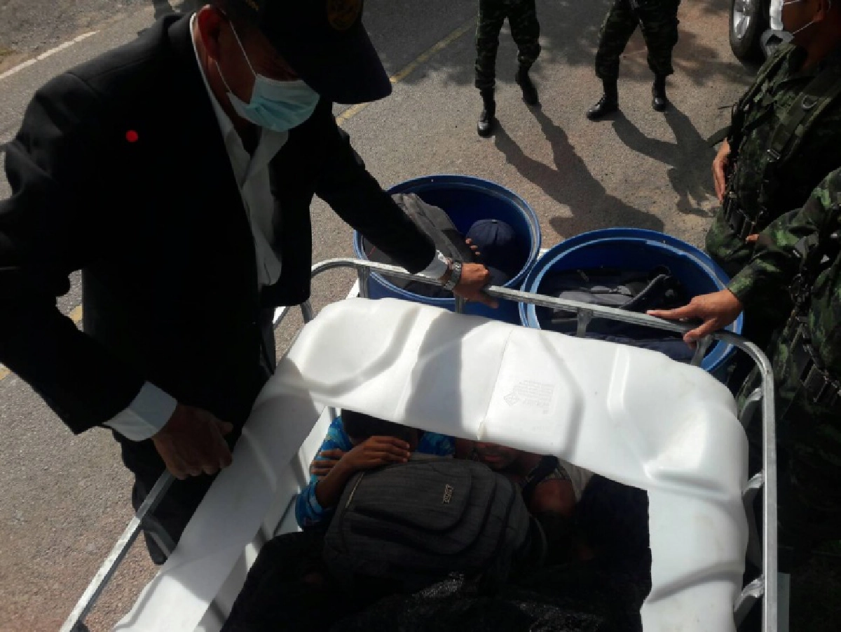 รวบหนุ่มใหญ่ ขับกระบะขนแรงงานเถื่อน ยัดในถังน้ำ-ถังน้ำมัน11คน