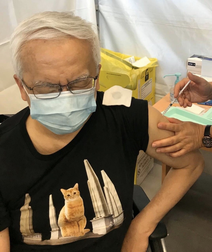 'สมศักดิ์' โชว์ รับวัคซีนครบ