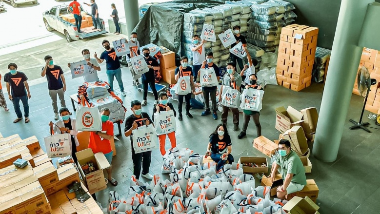 ชิงเมืองหลวง "ชัชชาติ-แป๊ะ" ลื่น "เปลือกส้ม" ล้มตึง