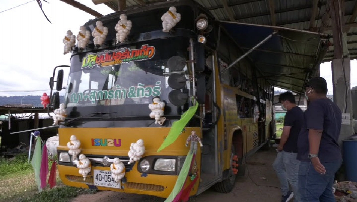 ไอเดียเจ๋ง  ผัวเมียโคราช แปลงรถนักเรียนเก่า เป็น "บัสซูเปอร์มาร์เก็ต " พลิกชีวิต