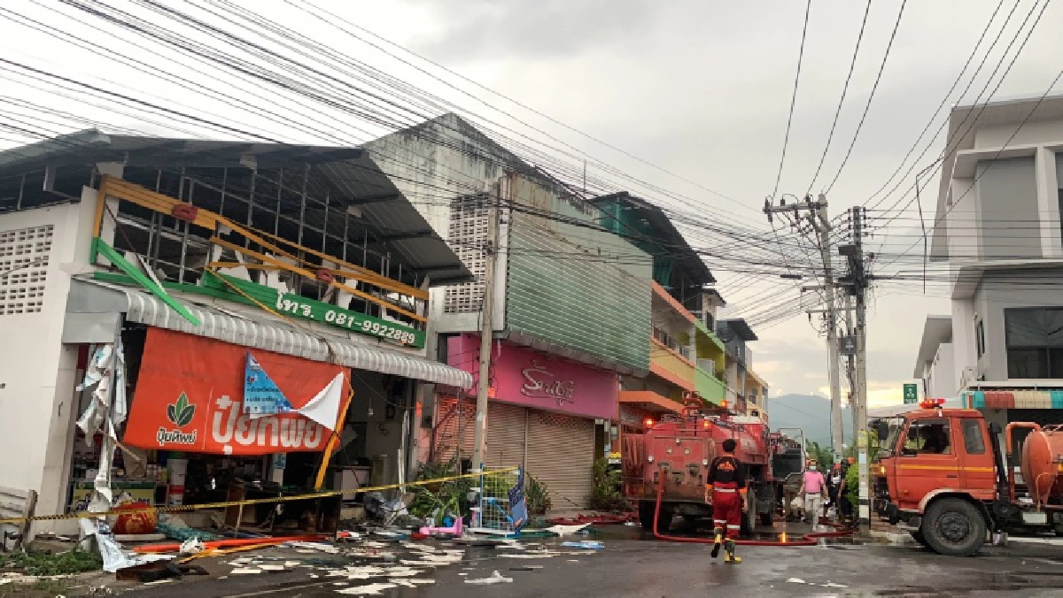 "โยธาเชียงใหม่" เร่งตรวจโครงสร้าง อาคารเคมีภัณฑ์ ถูกไฟไหม้วันนี้