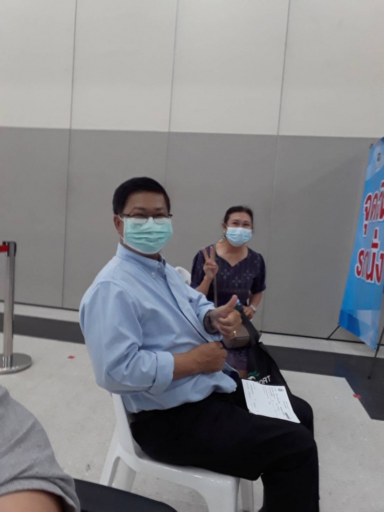 "ประมวล" ฉีดวัคซีนเข็มแรกแล้ว ขอบคุณหมอ พยาบาล เผย มีผลข้างเคียงมีไข้เล็กน้อย 