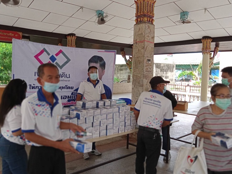 "ประมวล" ฉีดวัคซีนเข็มแรกแล้ว ขอบคุณหมอ พยาบาล เผย มีผลข้างเคียงมีไข้เล็กน้อย 