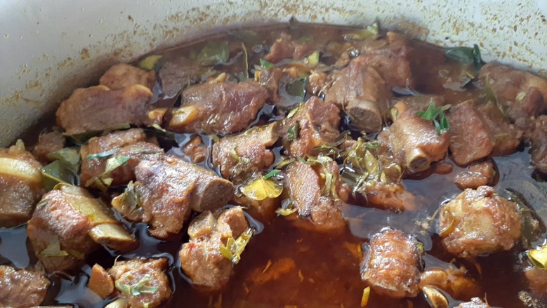 แค่นี้ก็น้ำลายหก คั่วเผ็ดกระดูกหมู-ไตปลารสเด็ด "แกงใต้สงขลา"