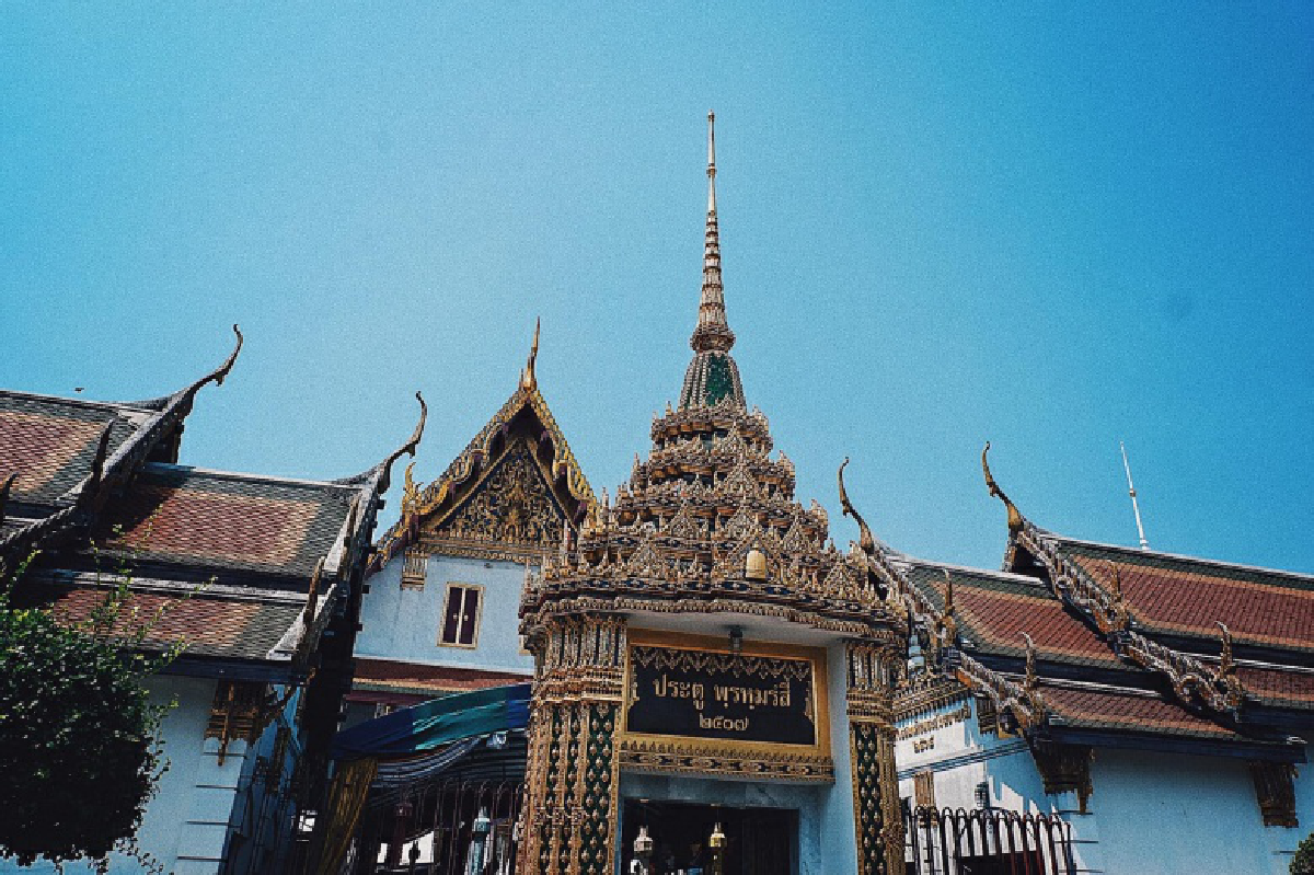 ไหว้พระเสริมมงคล ย่านฝั่งธน ยลองค์ \"พระปฏิมา\" คู่แผ่นดิน