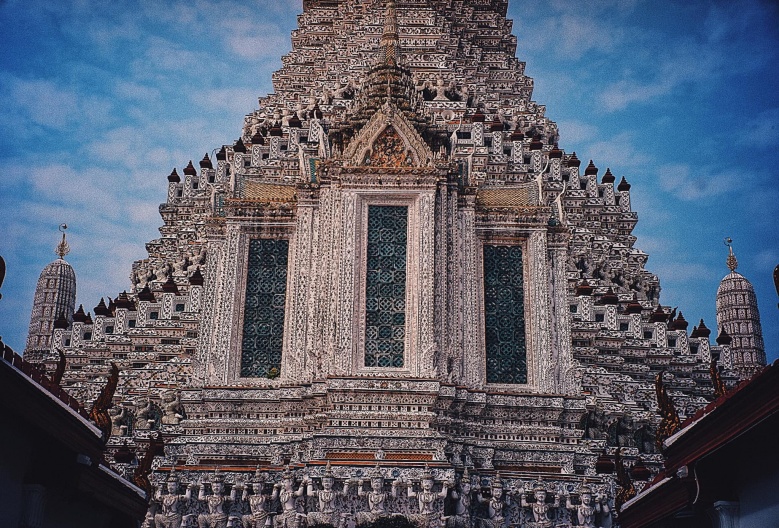 ไหว้พระเสริมมงคล ย่านฝั่งธน ยลองค์ "พระปฏิมา" คู่แผ่นดิน 