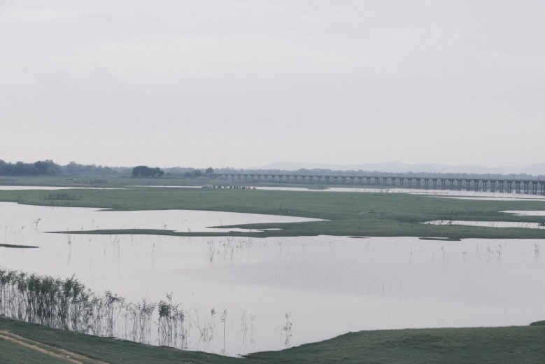 ญี่ปุ่นทิพย์ "รถไฟลอยน้ำ" พนังกั้นน้ำโคกสลุง 
