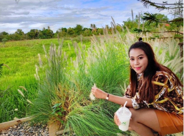 ดื่มนม ชมวิว นั่งชิลล์   "รักษ์กาญจน์ การ์เด้น คาเฟ่"