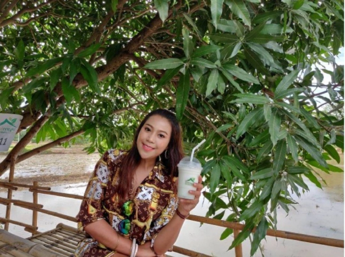 ดื่มนม ชมวิว นั่งชิลล์   "รักษ์กาญจน์ การ์เด้น คาเฟ่"