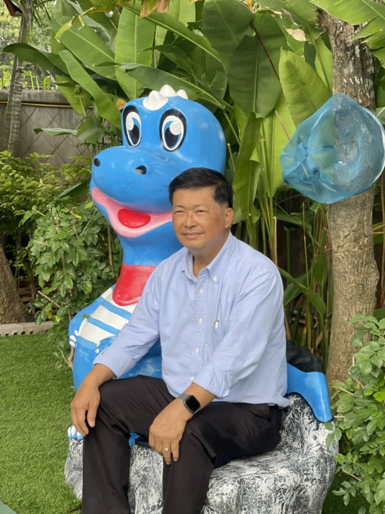 "เพื่อแผ่นดิน" เดินหน้าแจกอุปกรณ์ป้องกันโควิด-19ให้กับชุมชนดอนเมือง "ประมวล" ฟาด รัฐบาลบริหารวัคซีนผิดพลาด