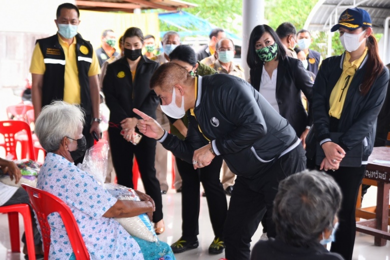 "ประวิตร" ควง "ธรรมนัส-นฤมล" ลงพื้นที่ จ.ระยอง-ชลบุรี ติดตามภาพรวมการบริหารจัดการน้ำ 