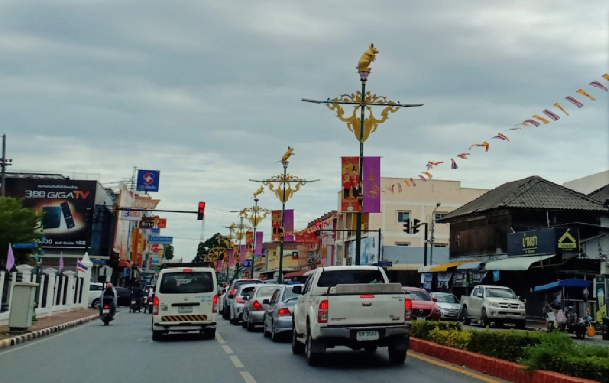  ขุดมาสอบ... เสาไฟ 12 นักษัตร เมืองคอน ต้นละ 1.1 แสน  แพงไปไหม